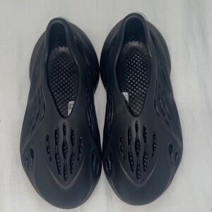 Black Yeezy Foam Runners